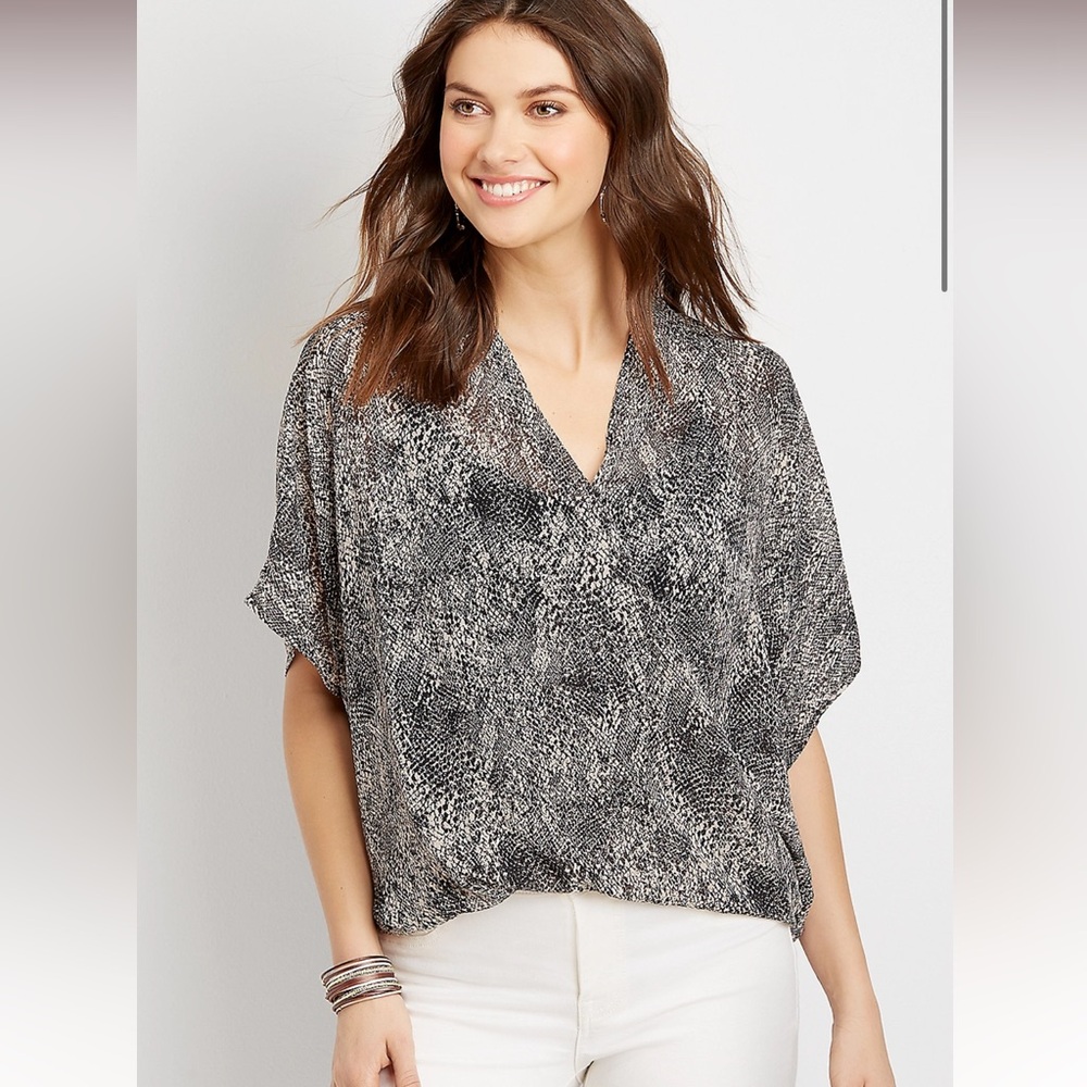 Maurices Snake Skin Wrap Blouse Size 2x - Picture 4 of 4